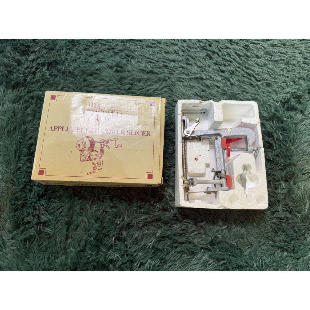 The Pampered Chef Apple Peeler Corer Slicer Vintage Manual Clamp-On Tool
